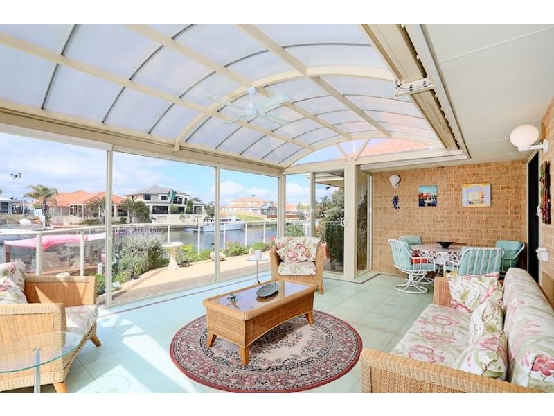 16 Quayside Close, Halls Head WA 6210