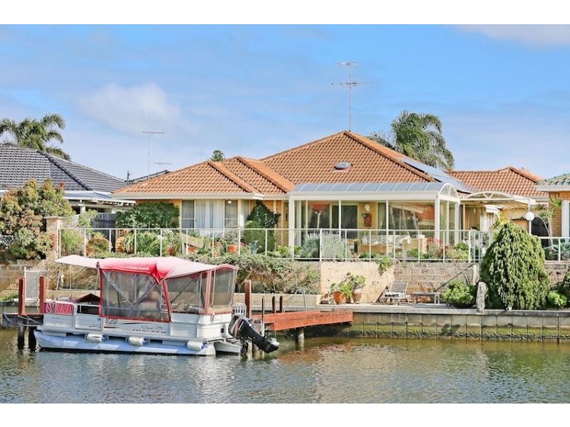 16 Quayside Close, Halls Head WA 6210