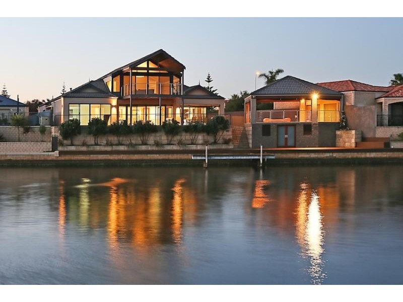 25 Genevieve Court, Halls Head WA 6210