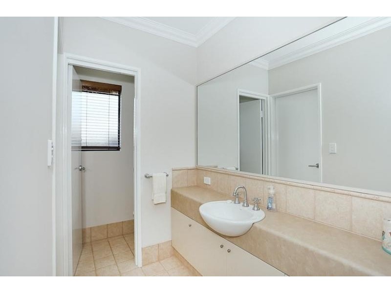 25 Genevieve Court, Halls Head WA 6210