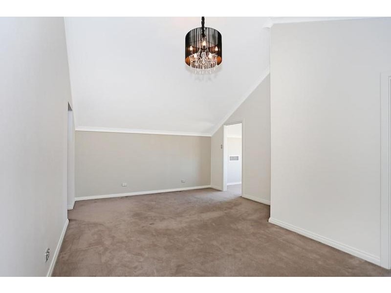 25 Genevieve Court, Halls Head WA 6210