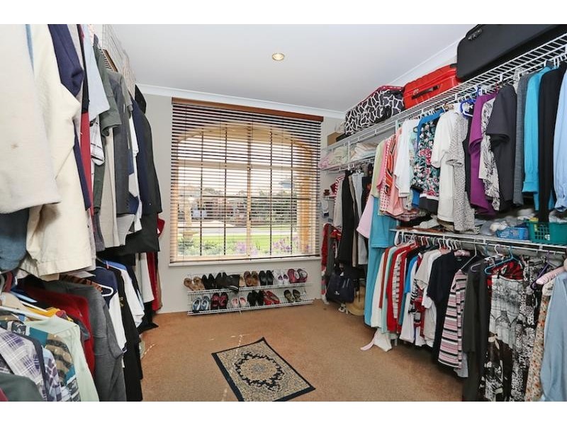 17 Fairborn Retreat, Meadow Springs WA 6210