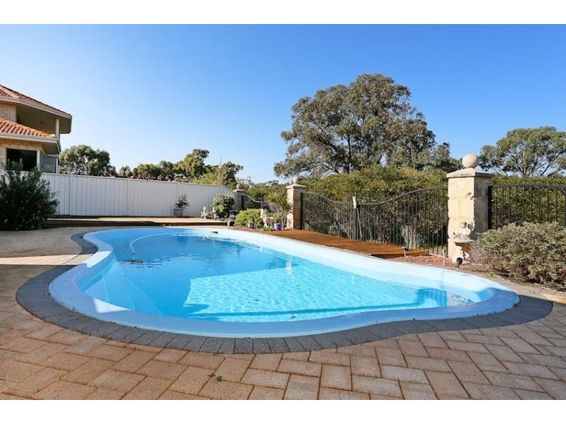 17 Fairborn Retreat, Meadow Springs WA 6210