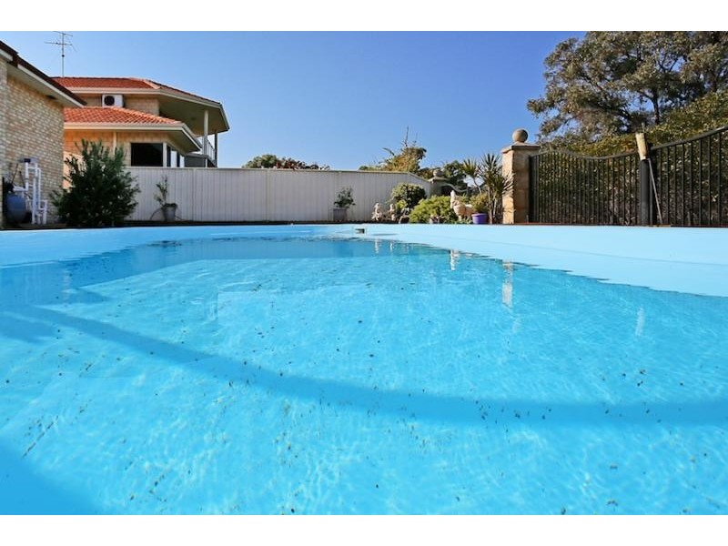 17 Fairborn Retreat, Meadow Springs WA 6210