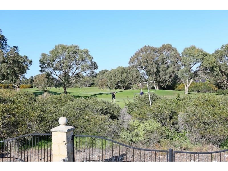 17 Fairborn Retreat, Meadow Springs WA 6210