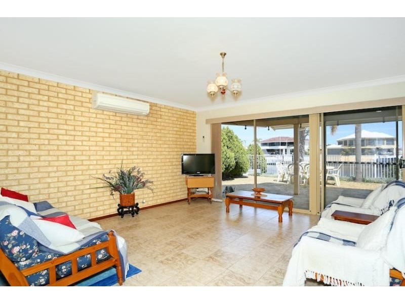 14 Ashburton Close, Dudley Park WA 6210