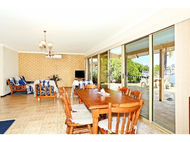 14 Ashburton Close, Dudley Park WA 6210