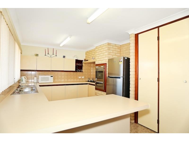 14 Ashburton Close, Dudley Park WA 6210