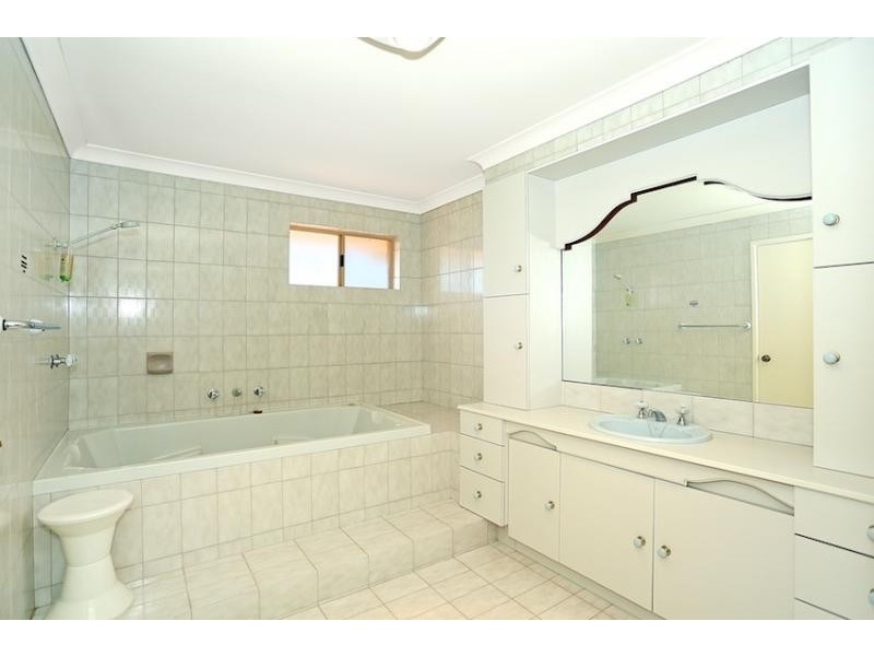 14 Ashburton Close, Dudley Park WA 6210