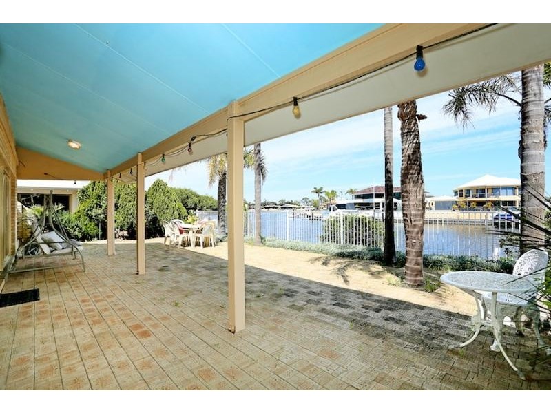 14 Ashburton Close, Dudley Park WA 6210