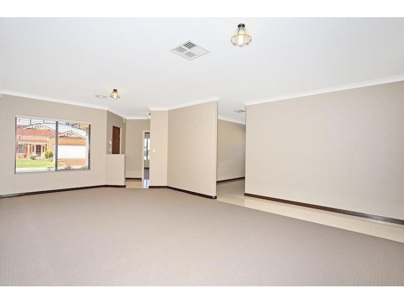 19 Tamar Break, Madora Bay WA 6210