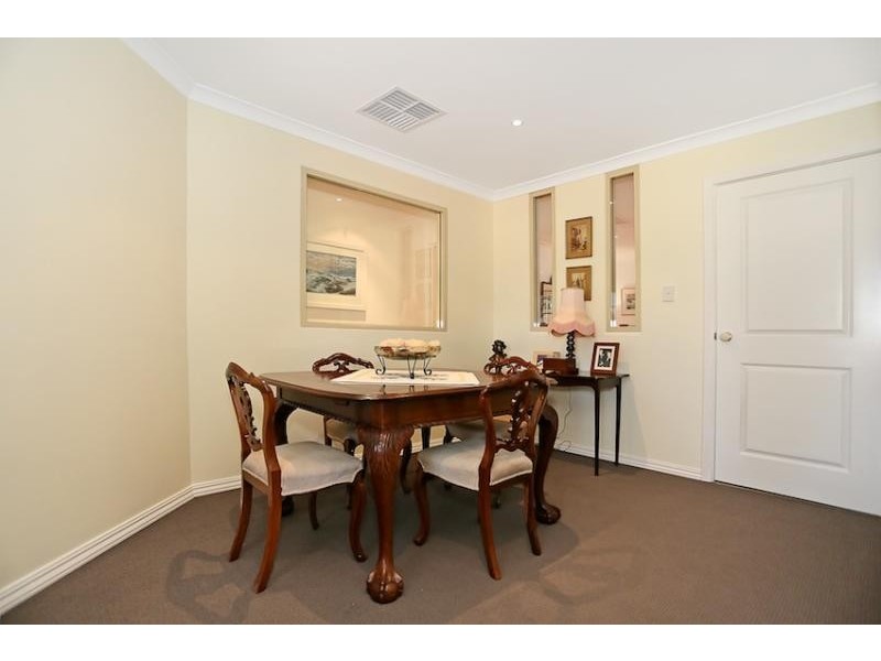 26 Suncrest Meander, Meadow Springs WA 6210