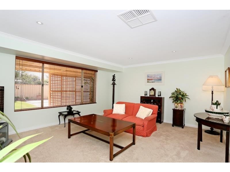26 Suncrest Meander, Meadow Springs WA 6210