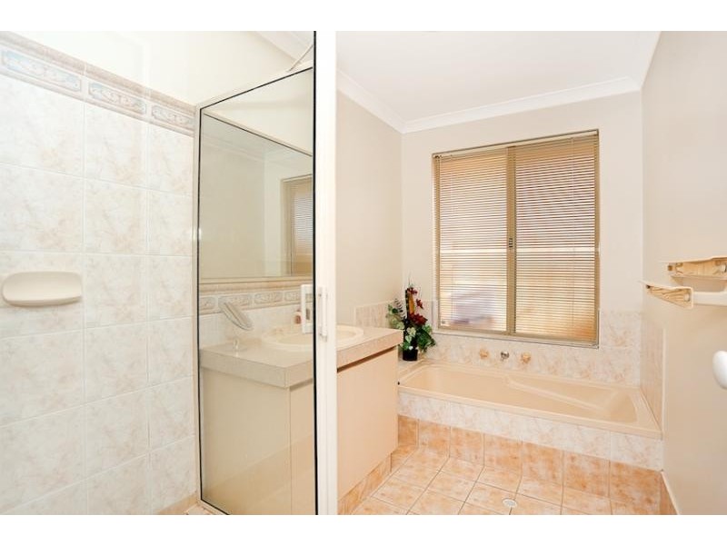 26 Suncrest Meander, Meadow Springs WA 6210