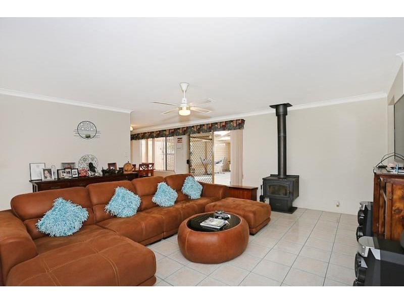 52 Crystaluna Drive, Golden Bay WA 6174