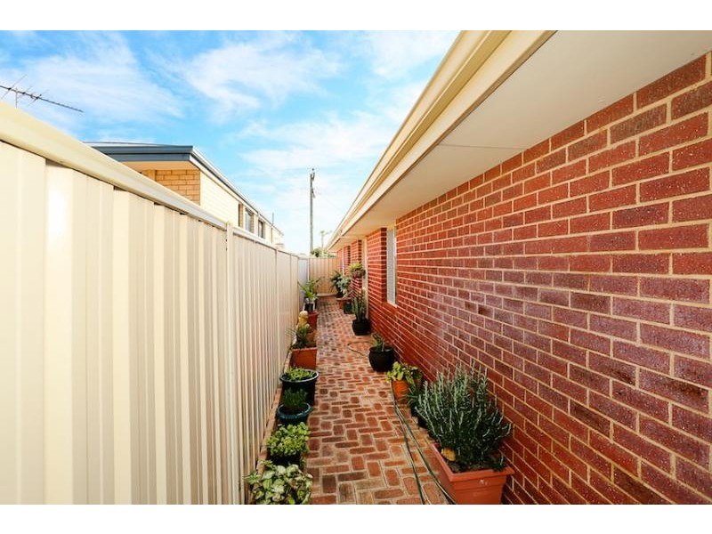 52 Crystaluna Drive, Golden Bay WA 6174