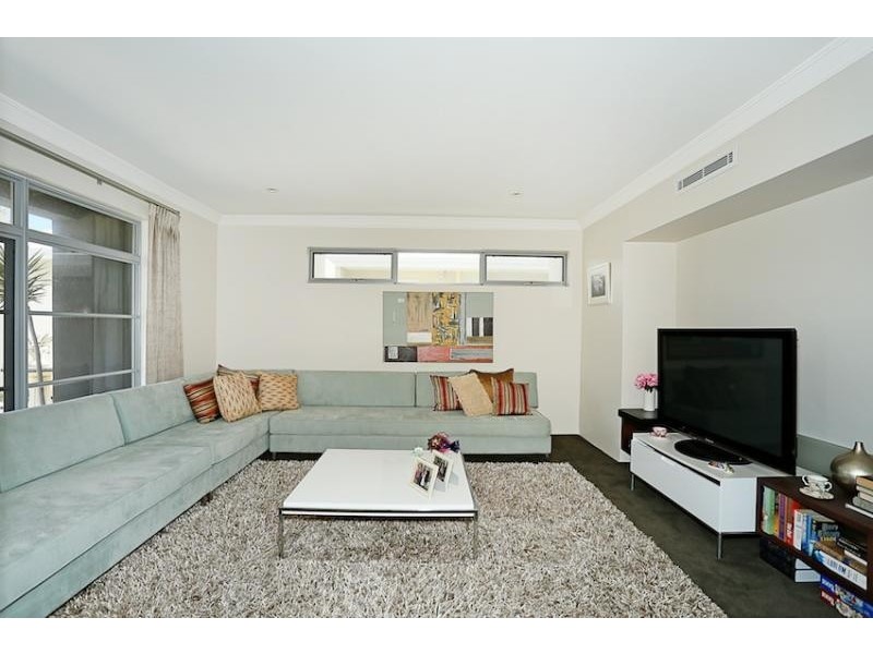 75 Erins Isle, Dudley Park WA 6210