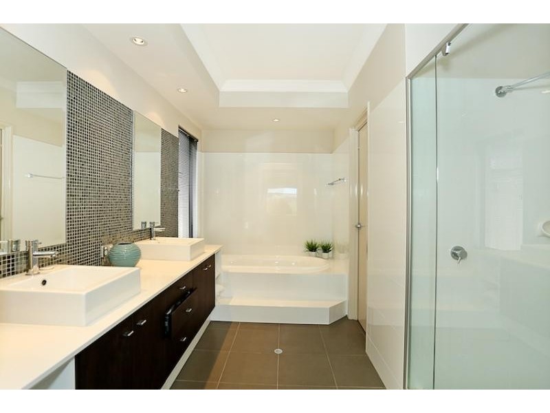 75 Erins Isle, Dudley Park WA 6210