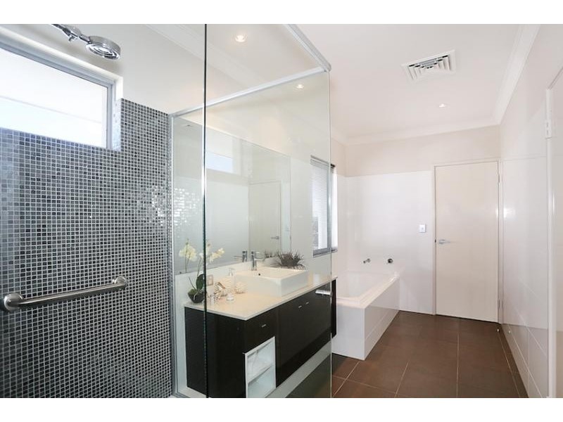 75 Erins Isle, Dudley Park WA 6210