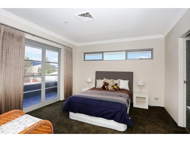 75 Erins Isle, Dudley Park WA 6210