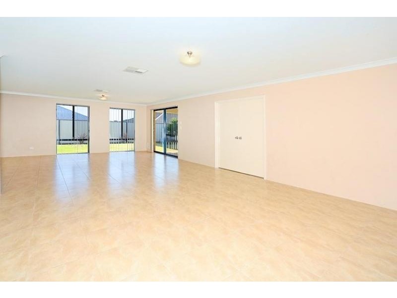 13 Newbridge Street, Meadow Springs WA 6210