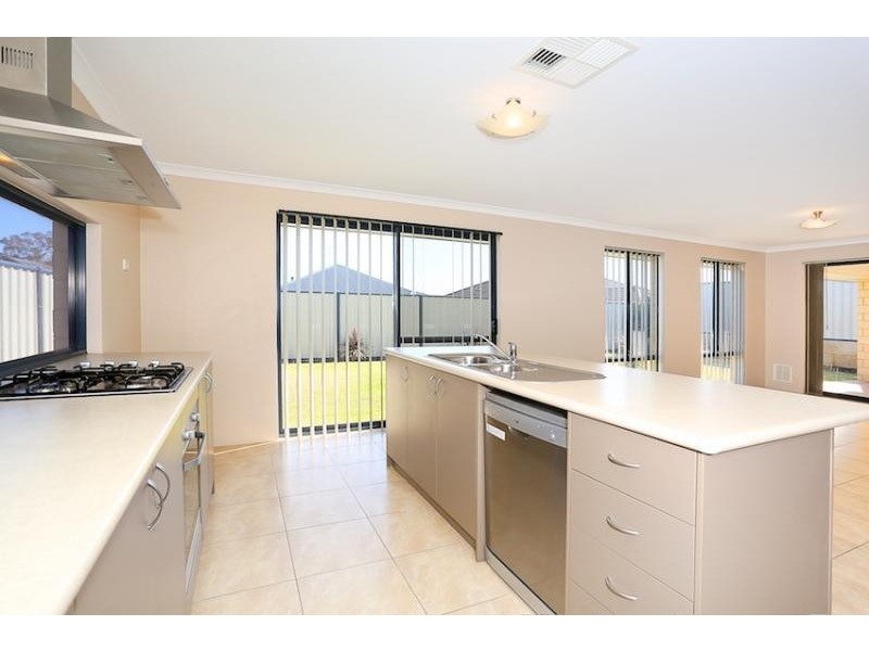 13 Newbridge Street, Meadow Springs WA 6210