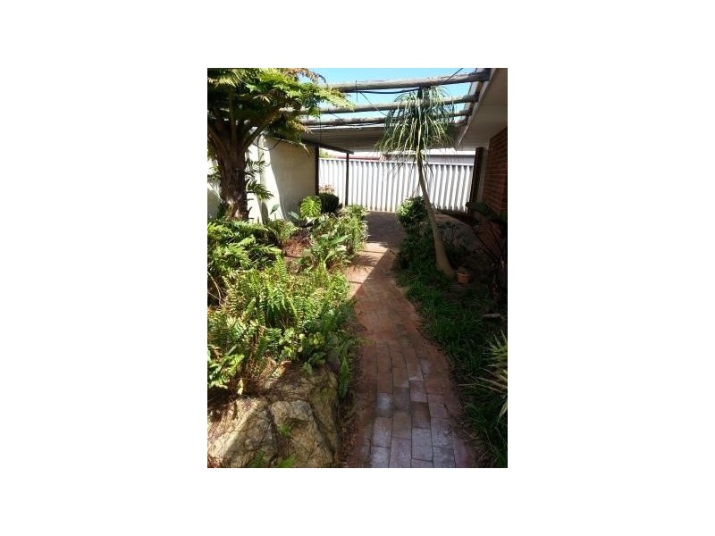 11 Rathmines Place, Coodanup WA 6210