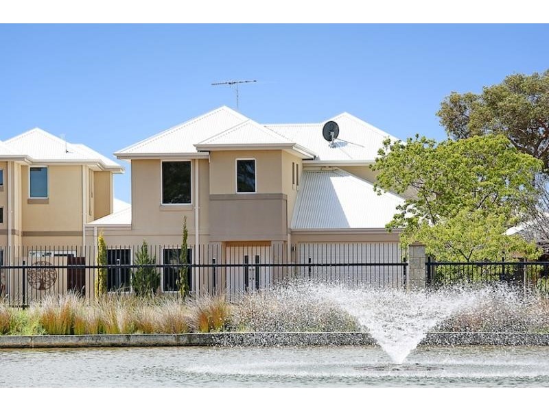 8A Sirrocco Drive, Erskine WA 6210