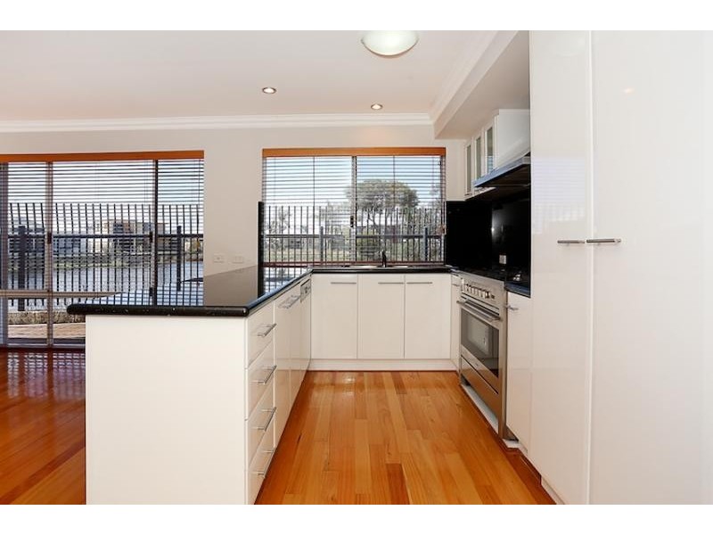 8A Sirrocco Drive, Erskine WA 6210