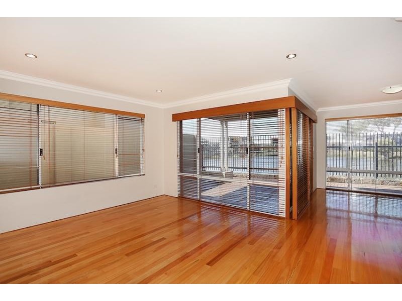 8A Sirrocco Drive, Erskine WA 6210