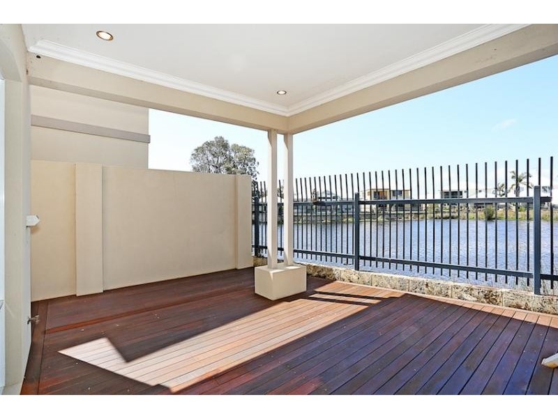 8A Sirrocco Drive, Erskine WA 6210