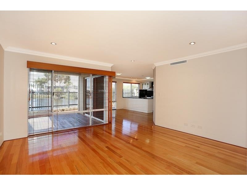 8A Sirrocco Drive, Erskine WA 6210