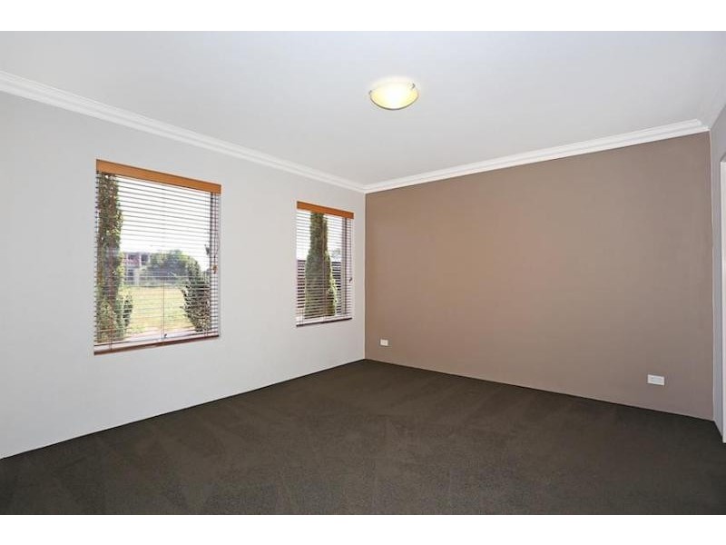 8A Sirrocco Drive, Erskine WA 6210