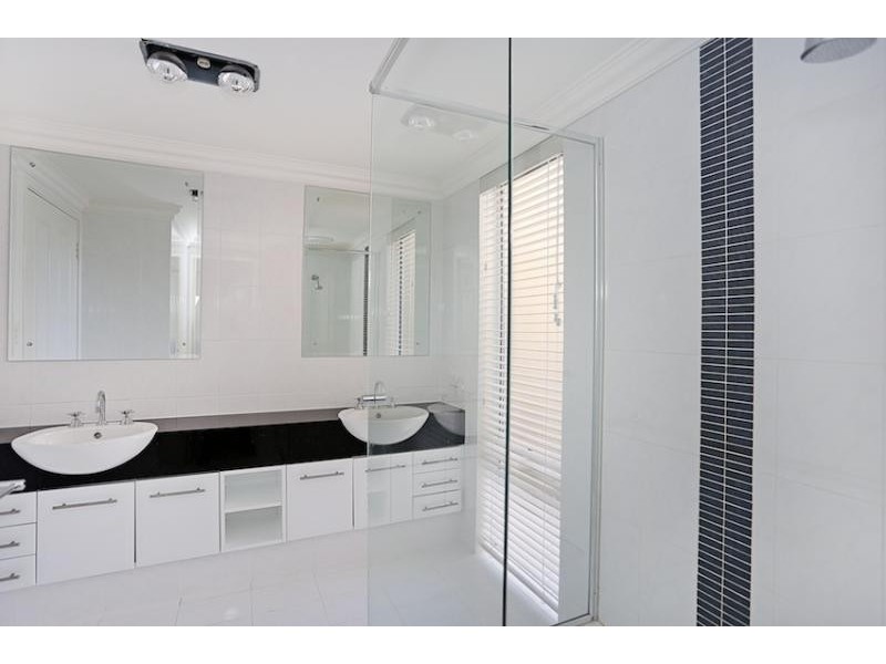 8A Sirrocco Drive, Erskine WA 6210