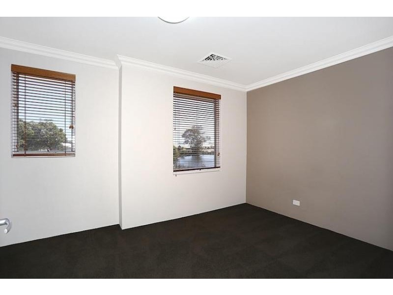 8A Sirrocco Drive, Erskine WA 6210