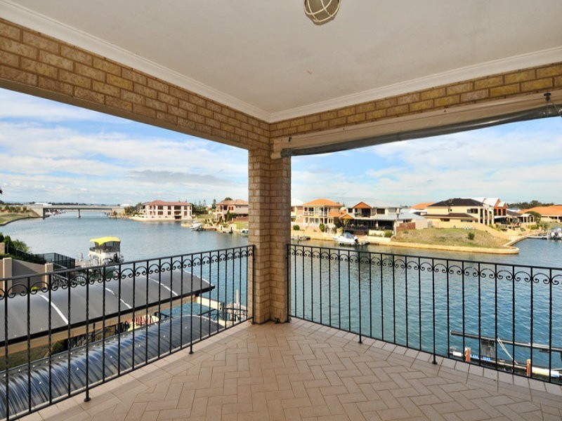 23 Finistere Island Retreat, Halls Head WA 6210