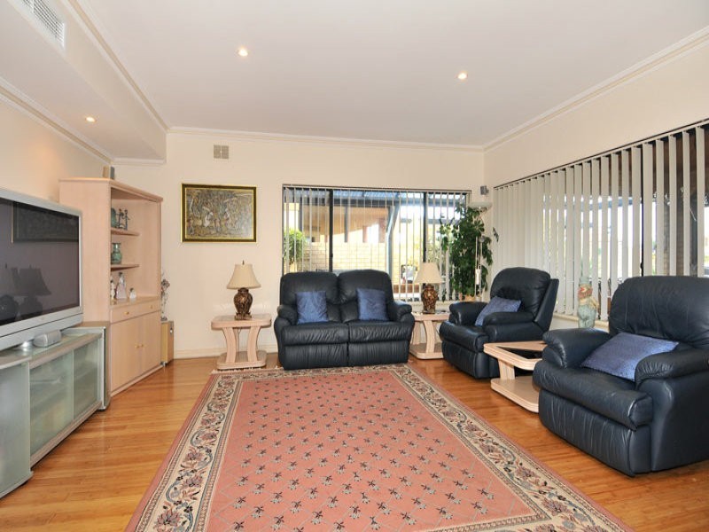 23 Finistere Island Retreat, Halls Head WA 6210