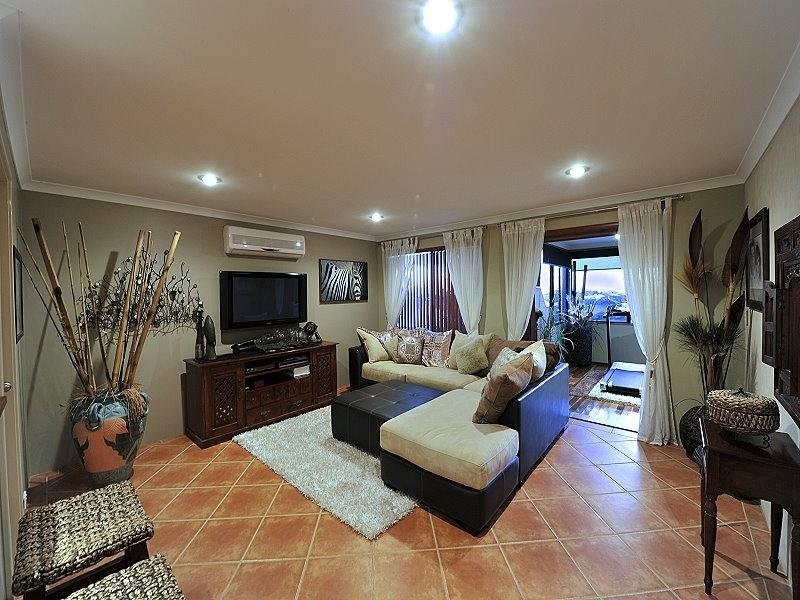 12 Lilly Pilly Lookout, Halls Head WA 6210