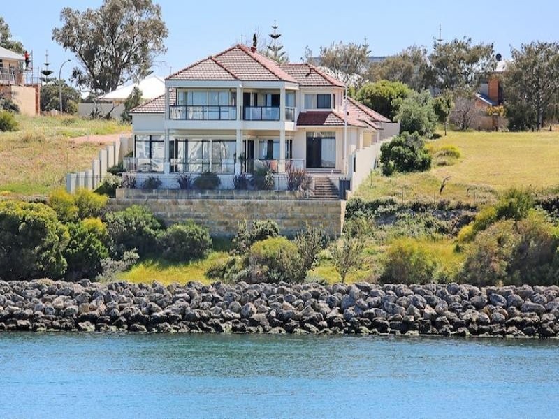 25 Captain Court, Mandurah WA 6210