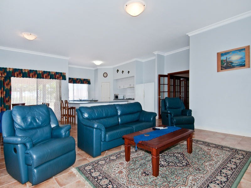 1 Batavia Avenue, Wannanup WA 6210