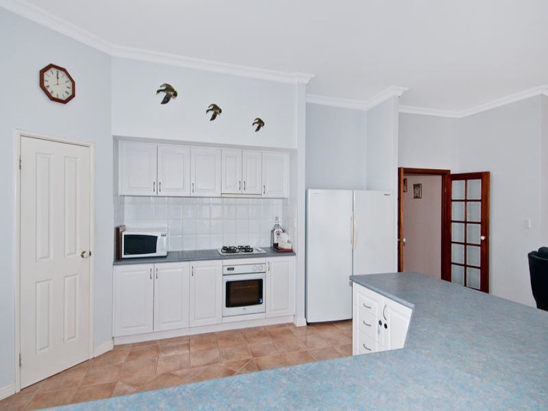 1 Batavia Avenue, Wannanup WA 6210