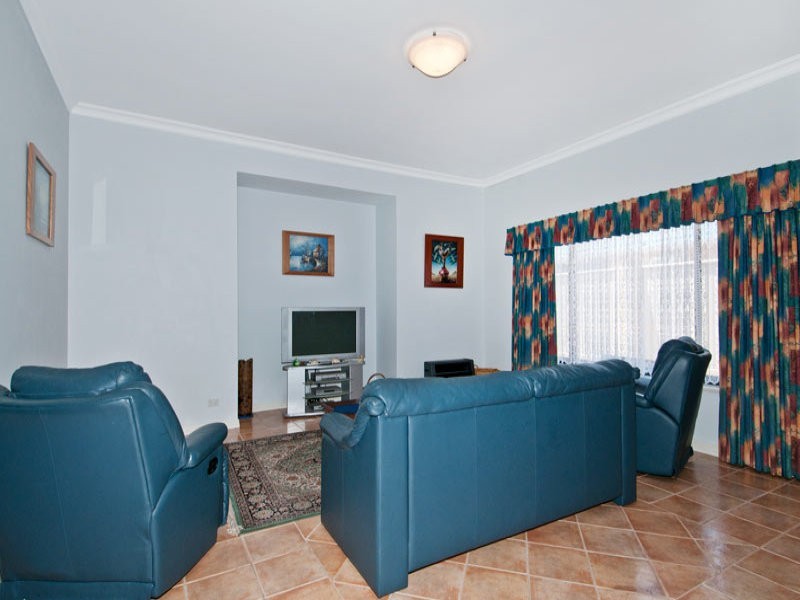 1 Batavia Avenue, Wannanup WA 6210