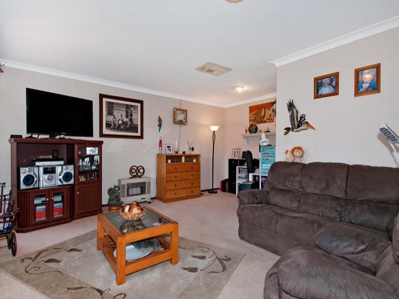 23 Elmore Way, Dudley Park WA 6210