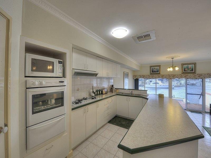 10/20 Baruna Court, Halls Head WA 6210