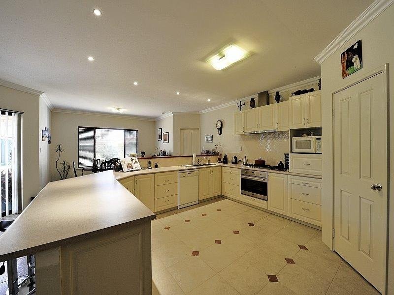 5 Emma Way, Coodanup WA 6210