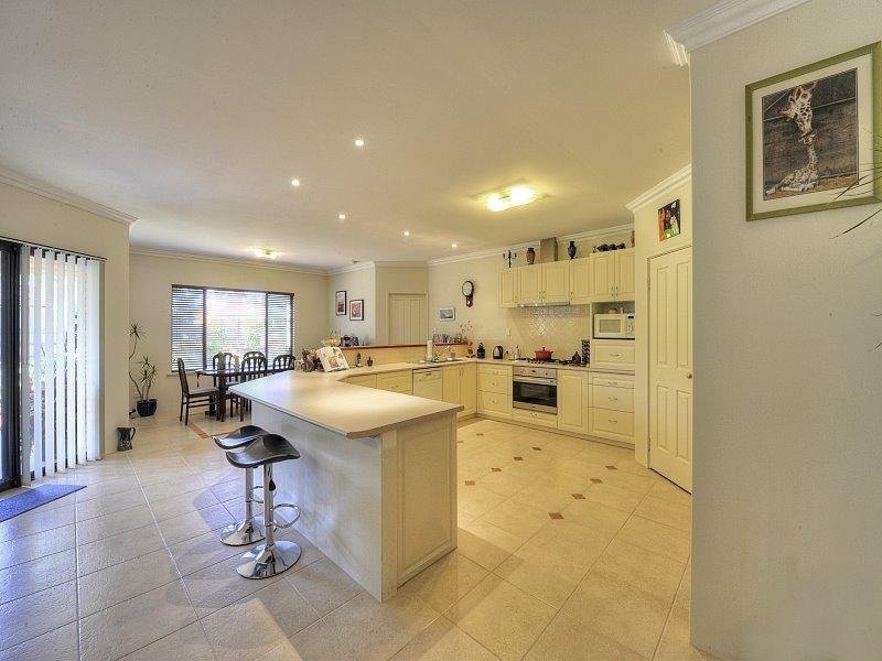 5 Emma Way, Coodanup WA 6210