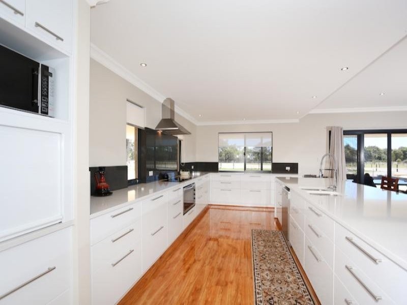 113 Serene Place, Barragup WA 6209