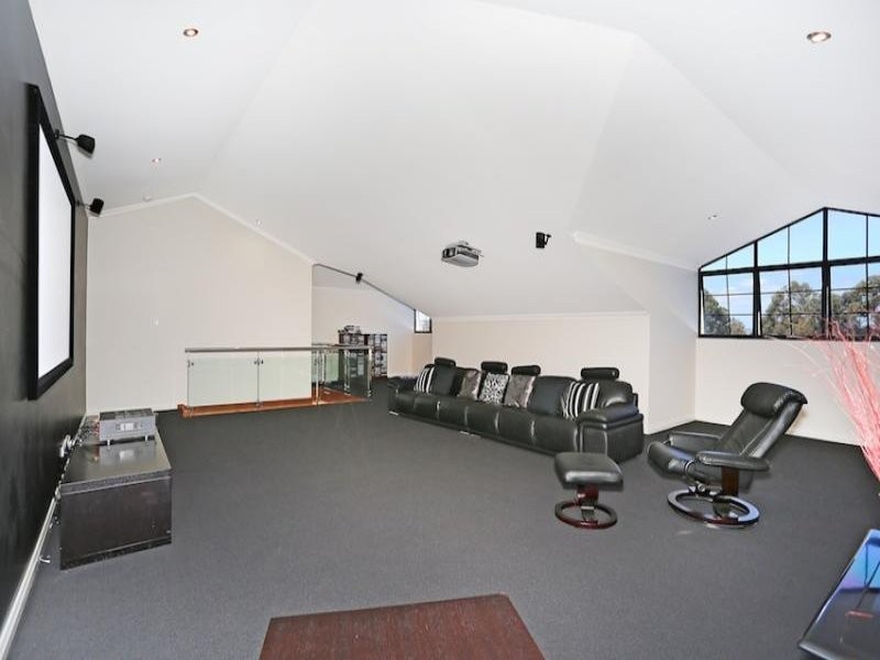 113 Serene Place, Barragup WA 6209