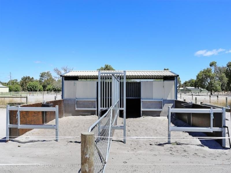 113 Serene Place, Barragup WA 6209