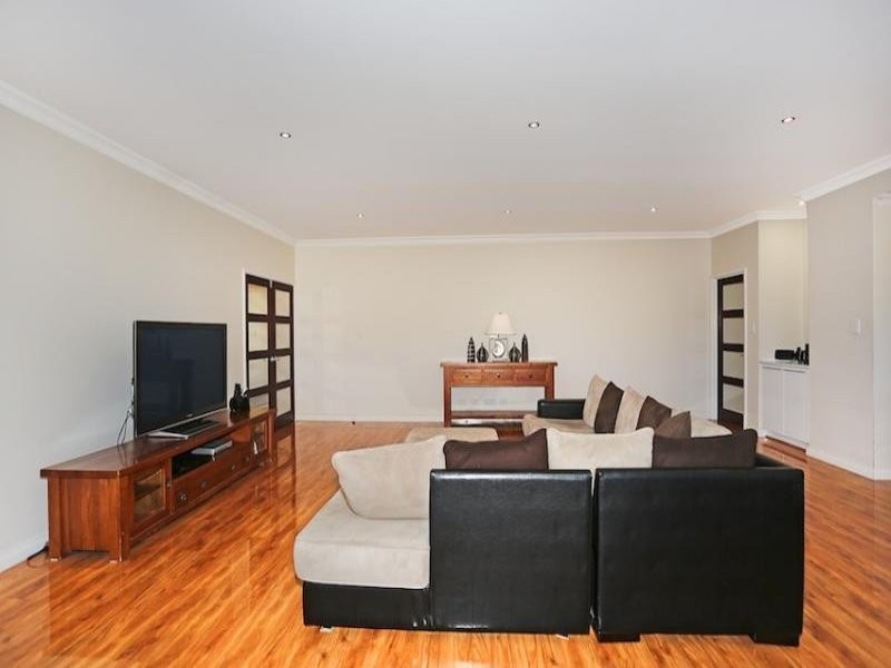 113 Serene Place, Barragup WA 6209